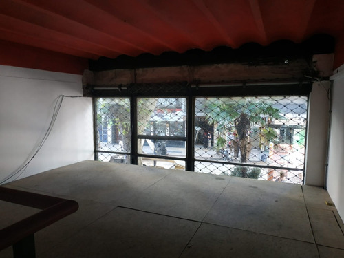 Casa De Gran Porte Para Local Comercial -pasos De 18 D Julio
