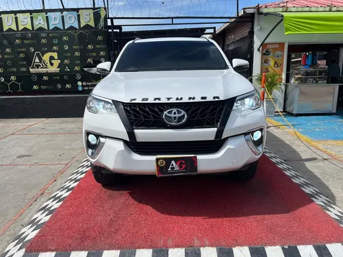 Toyota Fortuner Sw4 2.4 At