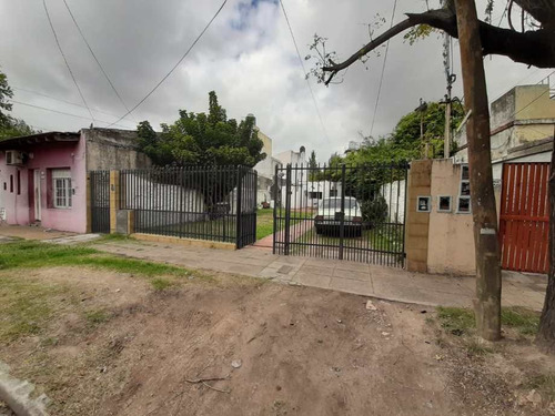 Imagen 2 de 14 de Casa A Refaccionar En Venta - Castelar Norte