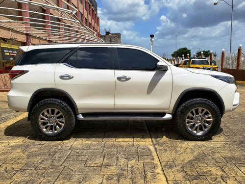 Imagen 7 de 18 de Toyota Fortuner Sr5 4x4