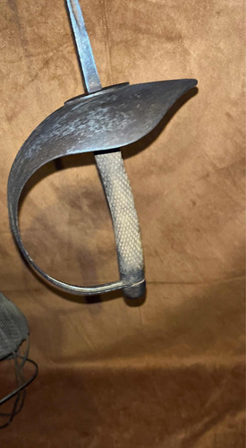 Imagen 5 de 10 de Esgrima Espada Sable Húngaro Y Casco Protector Antiguo