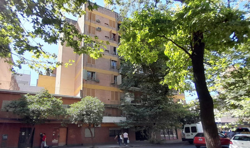 Departamento Céntrico En Venta  2d- San Miguel De Tucumán