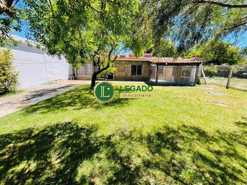 Muy Linda Casa En Atlántida, A 2 Cuadras De La Playa!