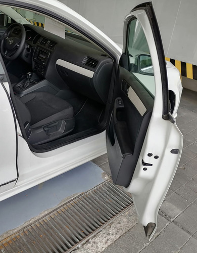 Imagen 12 de 15 de Volkswagen Jetta Comfortline 2017