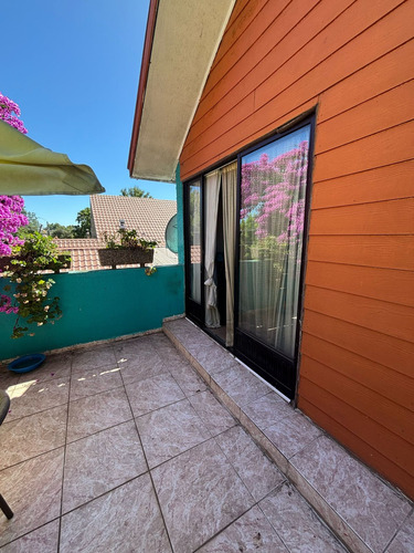 Amplia E Iluminada Casa En Venta