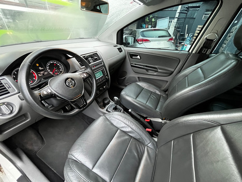 Volkswagen Fox 1.6 16v Msi Highline Total Flex I-motion 5p