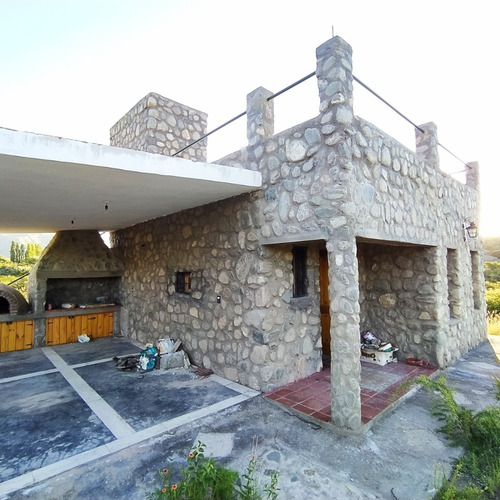 Imagen 13 de 21 de Casa De Piedra Con Vista Las Sierras