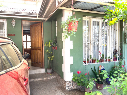 Amplia Solida Casa Familiar 3d 1b. 1est. Patio Impecable