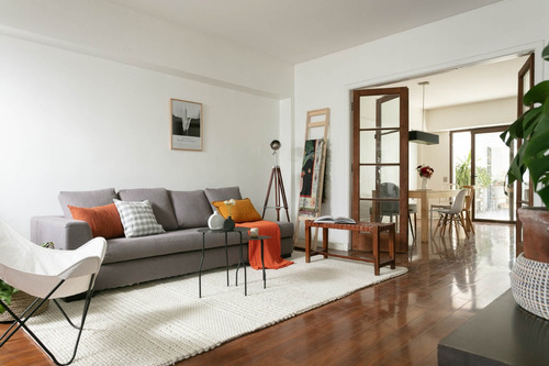 En Pasaje, Bellamente Remodelado, Dpto Tipo Casa