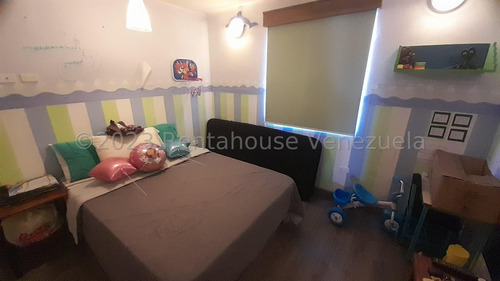 Hermoso Apartamento De 3 Niveles En Jorge Coll