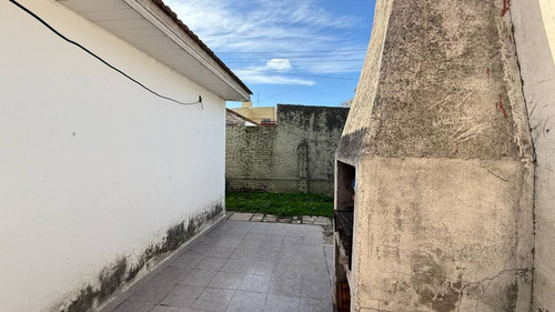 Venta En Block Casa 3 Amb+2 Deptos. Bosque Alegre