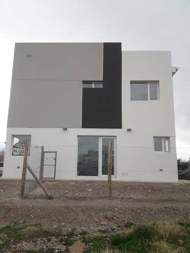 Imagen 9 de 15 de Se Vende Casa En B La Castellan 2 Dor