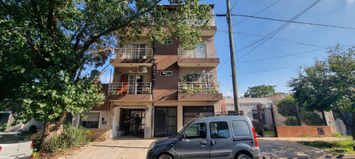 En Venta En Caseros Oportunidad Departamento De 1 Amb. Con Balcon Corrido En 2do Piso F: 9844