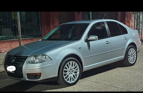 Volkswagen Bora 1.8 Highline T 180cv Cuero