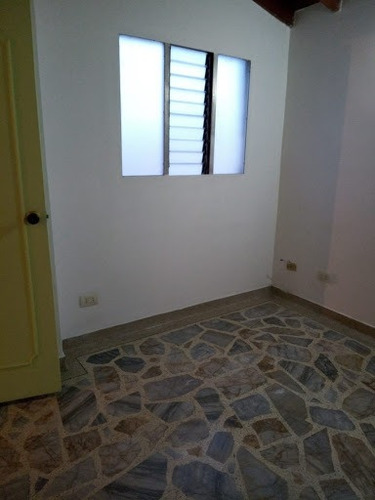 Apartaestudio En Arriendo Laureles 447-10095