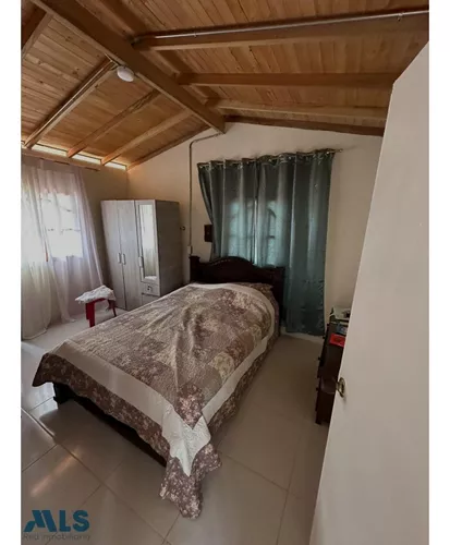 Zona Verde Y Espacio Para En Futuro Construir Pisc...(mls#248454)