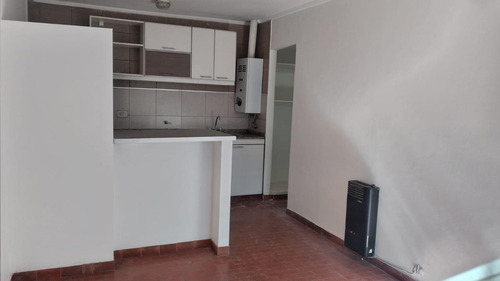Ph 1 Dormitorio Con Patio- Sin Expensas -calle 131 E/50 Y 52- Zona Hospital Italiano-la Plata