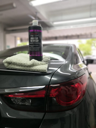 Imagen 2 de 2 de Jescar Shampoo Automotriz Premium Auto Wash Foam 32oz