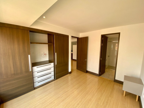 Vendo Apartamento Bogotá, 62m2. Parque Central Bavaria, Samper. 1 Habitación, 2 Baños. Piso 13 Con 1 Cupo De Parqueadero