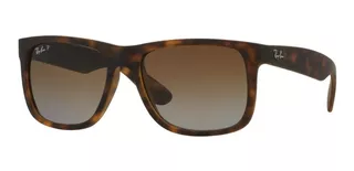 Anteojos de sol polarizados Ray-Ban Justin Classic Standard con marco de nailon color matte tortoise, lente brown de policarbonato degradada, varilla matte tortoise de nailon - RB4165