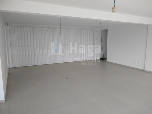 Imagem 27 de 29 de Casa Alto Padrão A Venda Em Brusque/sc - 1812