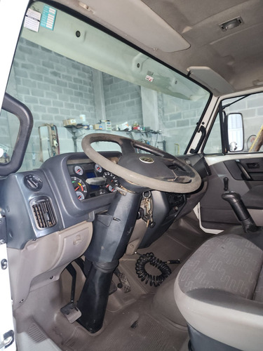 Volkswagen 10.160 Delivery - 2013 - Motor Com 15.000km