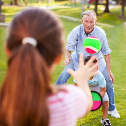 Juego De Lanzar Y Atrapar Pelotas Con Juegos Infantiles Para