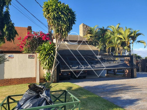Imagem 14 de 15 de Sobrado Próximo À Avenida Harry Prochet, Jd Tucanos, 4 Quartos Com 4 Suítes Sendo Uma Suíte Master - Mi1263