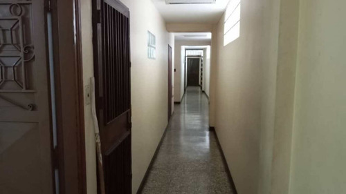 Imagen 7 de 16 de Oficina En Alquiler Centro Al Lado De La Plaza La Concordia Parroquia Santa Teresa 44 Mts