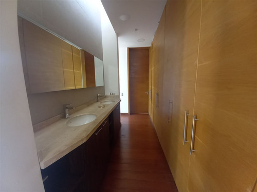 Casa En Arriendo De 4 Dorm. En Colina