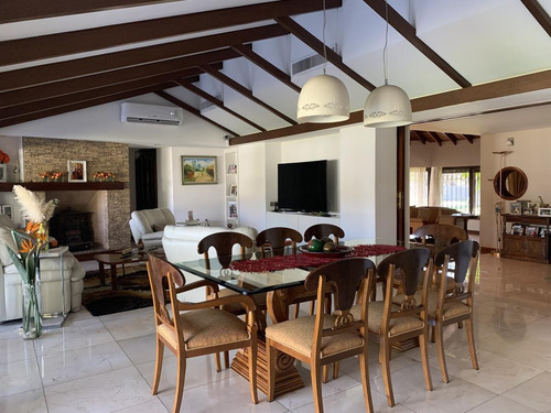 Imagen 16 de 30 de Excelente Chalet - Castelar Norte - Larralde Angosta - 5 Ambientes - 1450 M2 Lote - Venta - Permuta