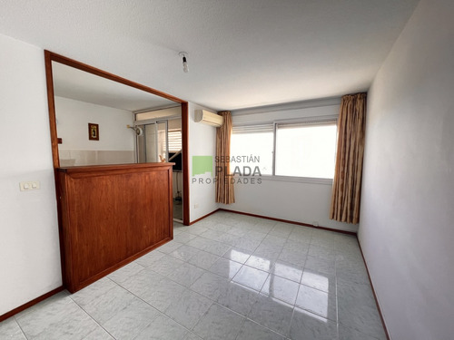 Apartamento De 2 Dormitorios En Torre San Carlos 