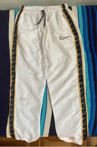 Pantalón Nike Rompevientos