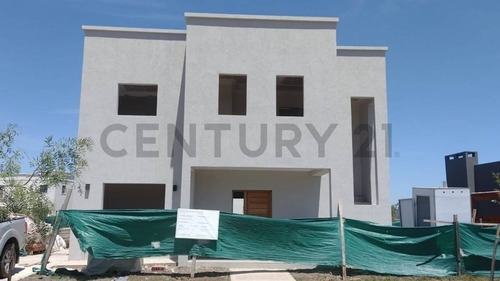 Imagen 8 de 23 de Casa Con Pileta Con 5 Cuartos En San Ramon