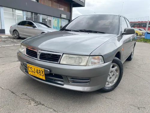 Mitsubishi Lancer 1.6 Glxi