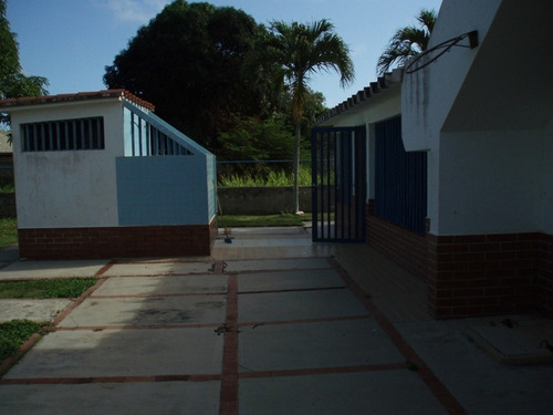Imagen 5 de 12 de Casa Viposa De 200 Mts Con 3 Hab 2 Baños Mirador Puestos Techados