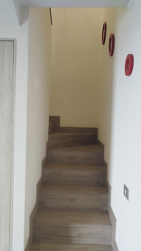 Acogedor Departamento Duplex 2d 1b 1e A Pasos Metro Ñuble