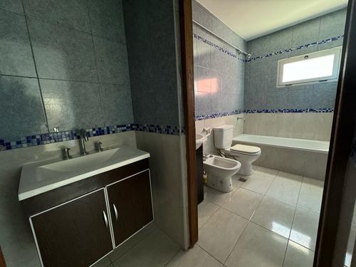 Hermoso Departamento De Dos Dormitorios En Alquiler - La Plata