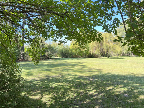 Encantadora Casa Quinta A La Venta En El Prestigioso Barrio La Araucaria| Lobos