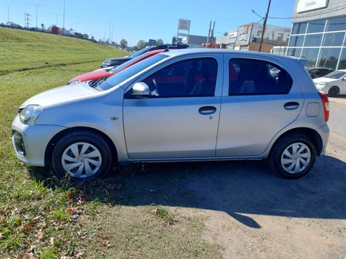 Toyota Etios 1.5 X 5P L16