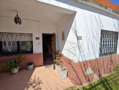 Casa En Venta En G. Catan