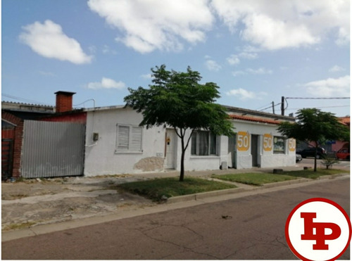 Local Con Casa 300 M2 En Batllet Y Ordoñez