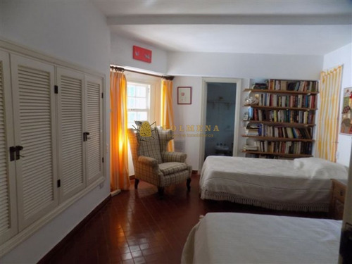 Apartamento En Muy Buena Ubicacion En La Brava, De 3 Dor, 3 Baños Mas Dependencia Con Baño, Y Cochera Techada. Consulte!!!!!!- Ref: 2063