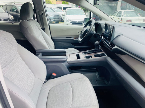 Toyota Sienna 3.5 Le At