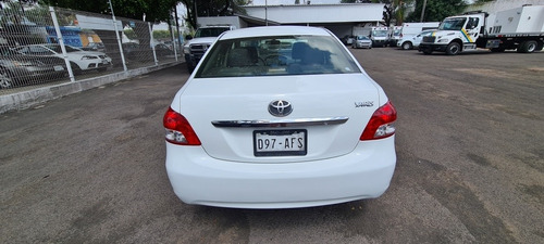 Imagen 7 de 14 de Toyota Yaris 2016 1.5 5p Premium At