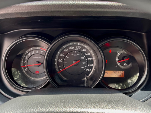 Imagen 14 de 15 de Nissan Tiida 2015