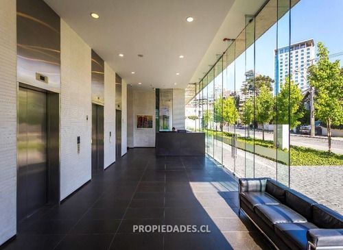 Imagen 1 de 12 de Local Comercial En Arriendo En Vitacura