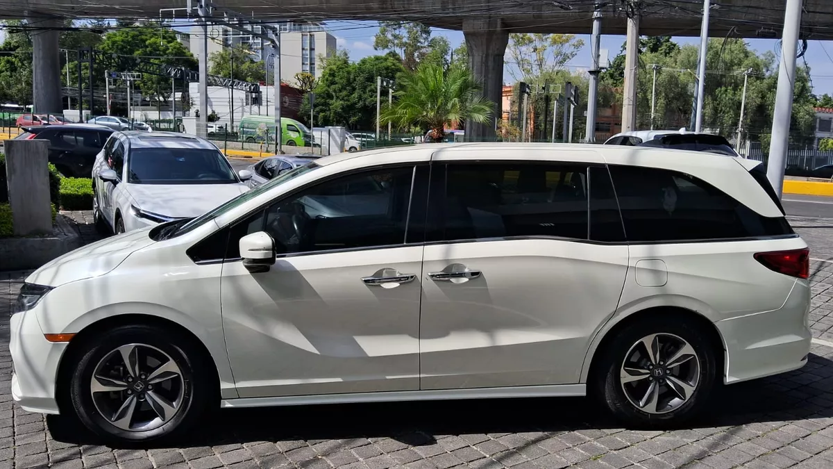 Honda Odyssey 2018 5p Touring V6/3.5 Aut