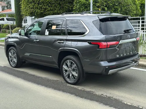 Toyota Sequoia 3.5 V6 Capstone