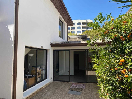 Oelckers Vende, Excelente Casa En 3 Oriente Con 8 Norte